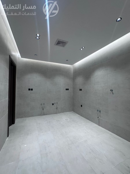 Photo by Daniel J. Schwarz